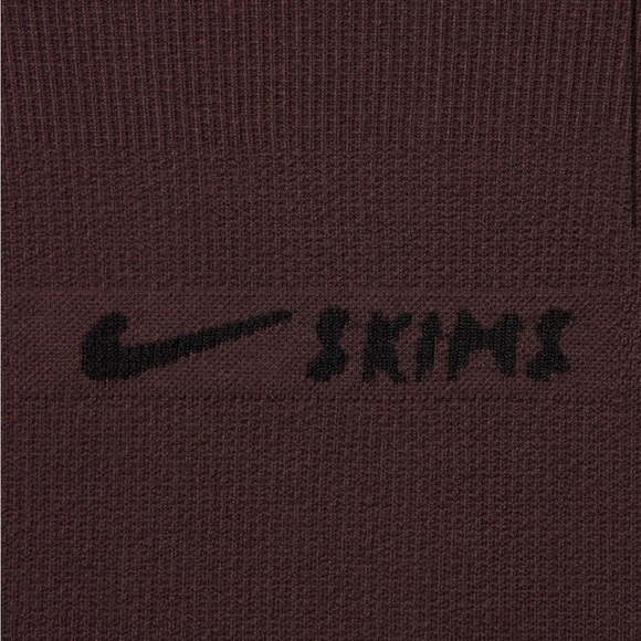 SKIMS + NIKE Vintage seamless mock neck longline bra color phoenix 🤎 BNWT - Picture 5 of 9